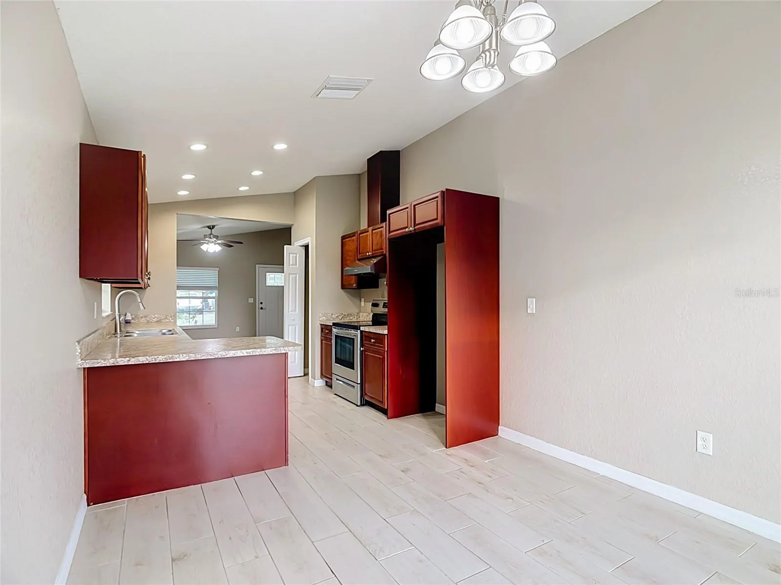 315 WALNUT ST
