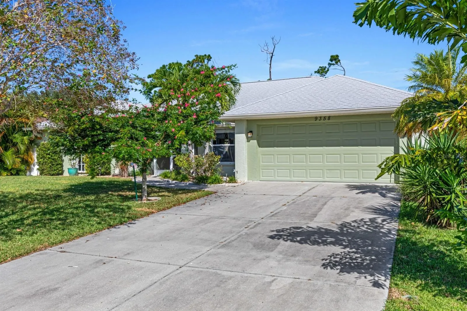 9358 CASA GRANDE AVE