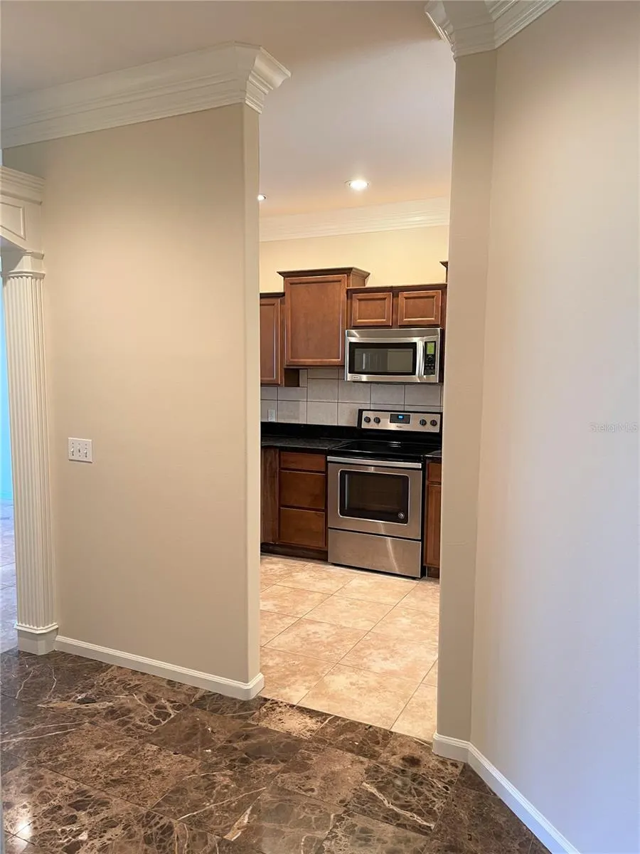 489 ENCLAVE PL #31 #31