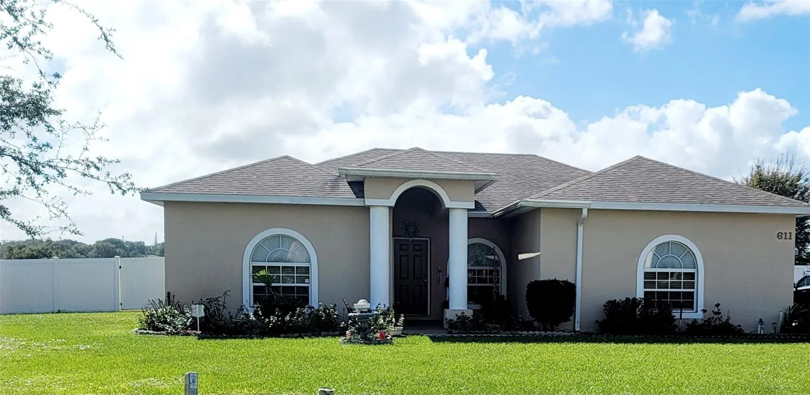 611 VALENCIA CT