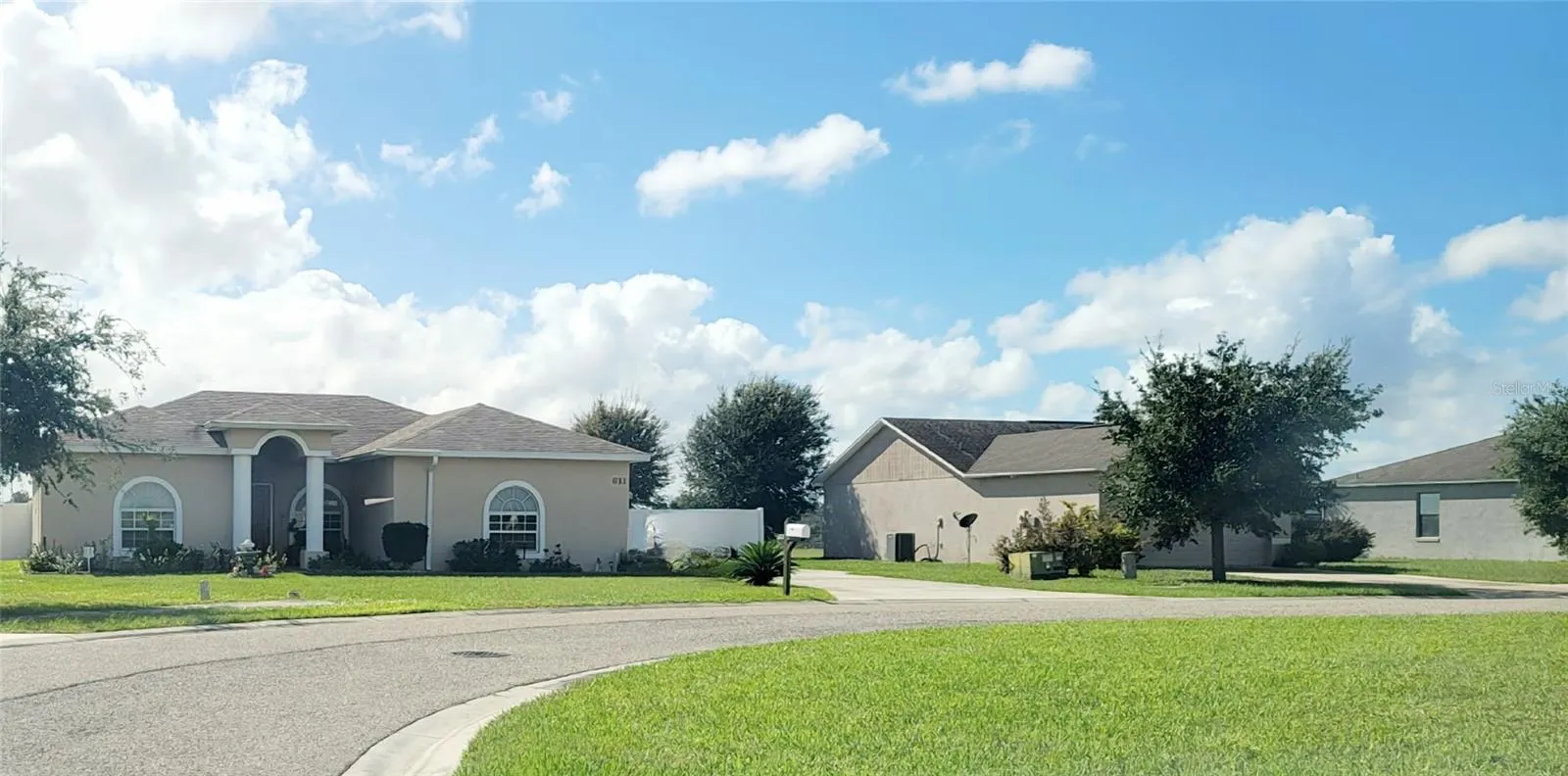 611 VALENCIA CT