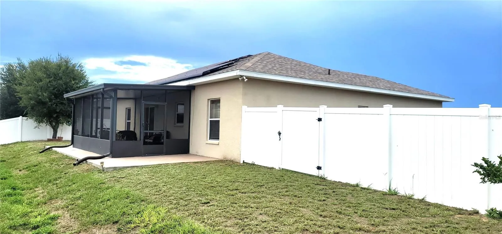 611 VALENCIA CT