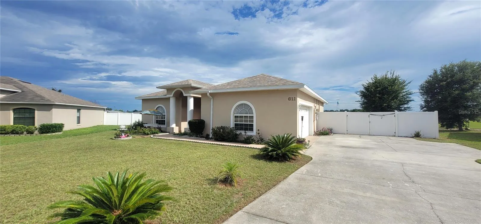 611 VALENCIA CT