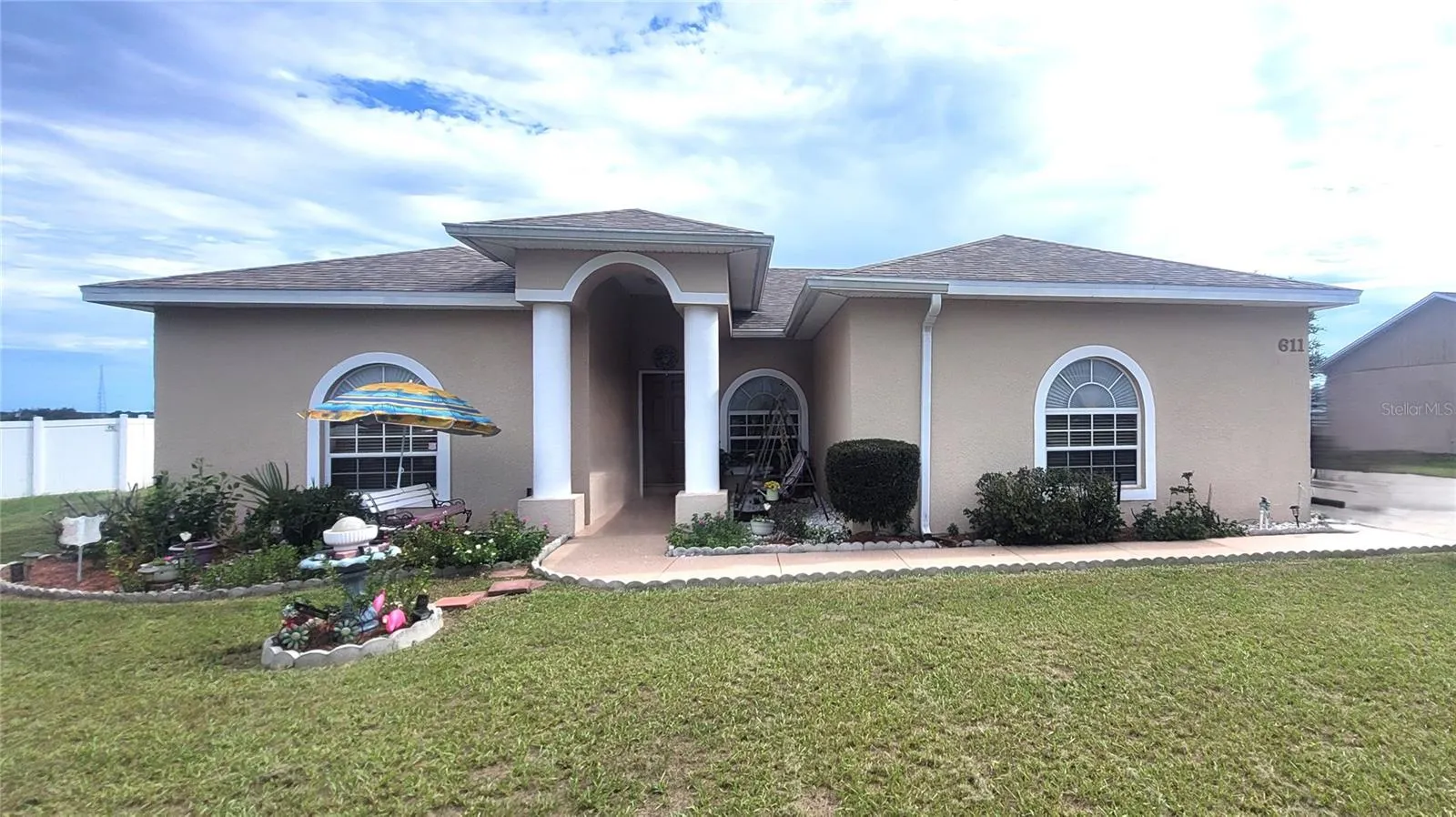 611 VALENCIA CT