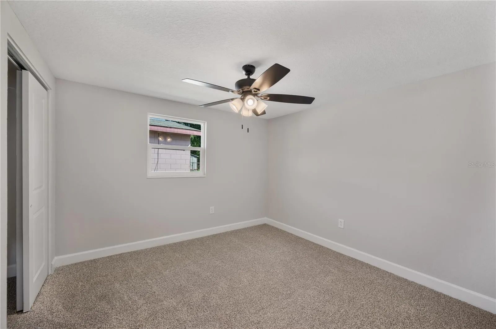 306 BASSEDENA CIR N