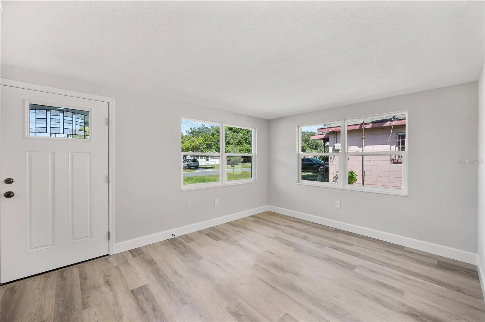 306 BASSEDENA CIR N