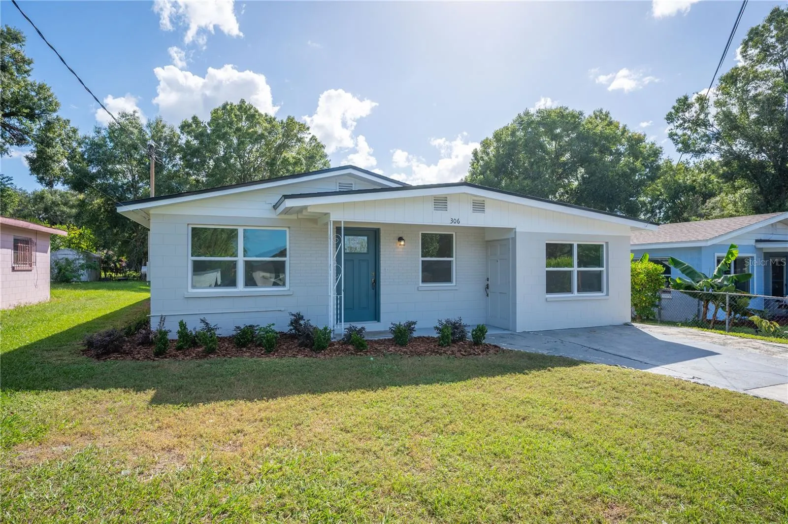 306 BASSEDENA CIR N