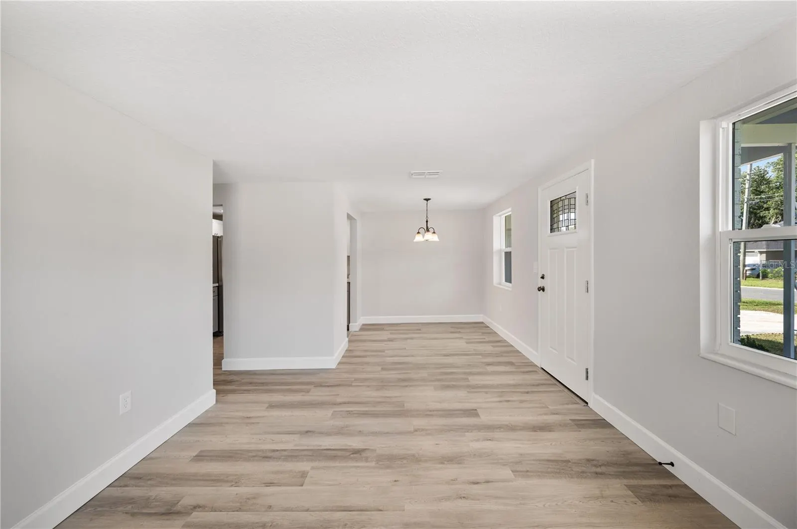 306 BASSEDENA CIR N