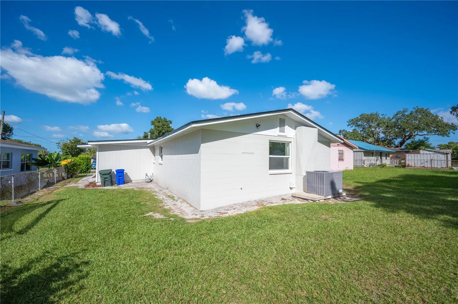 306 BASSEDENA CIR N