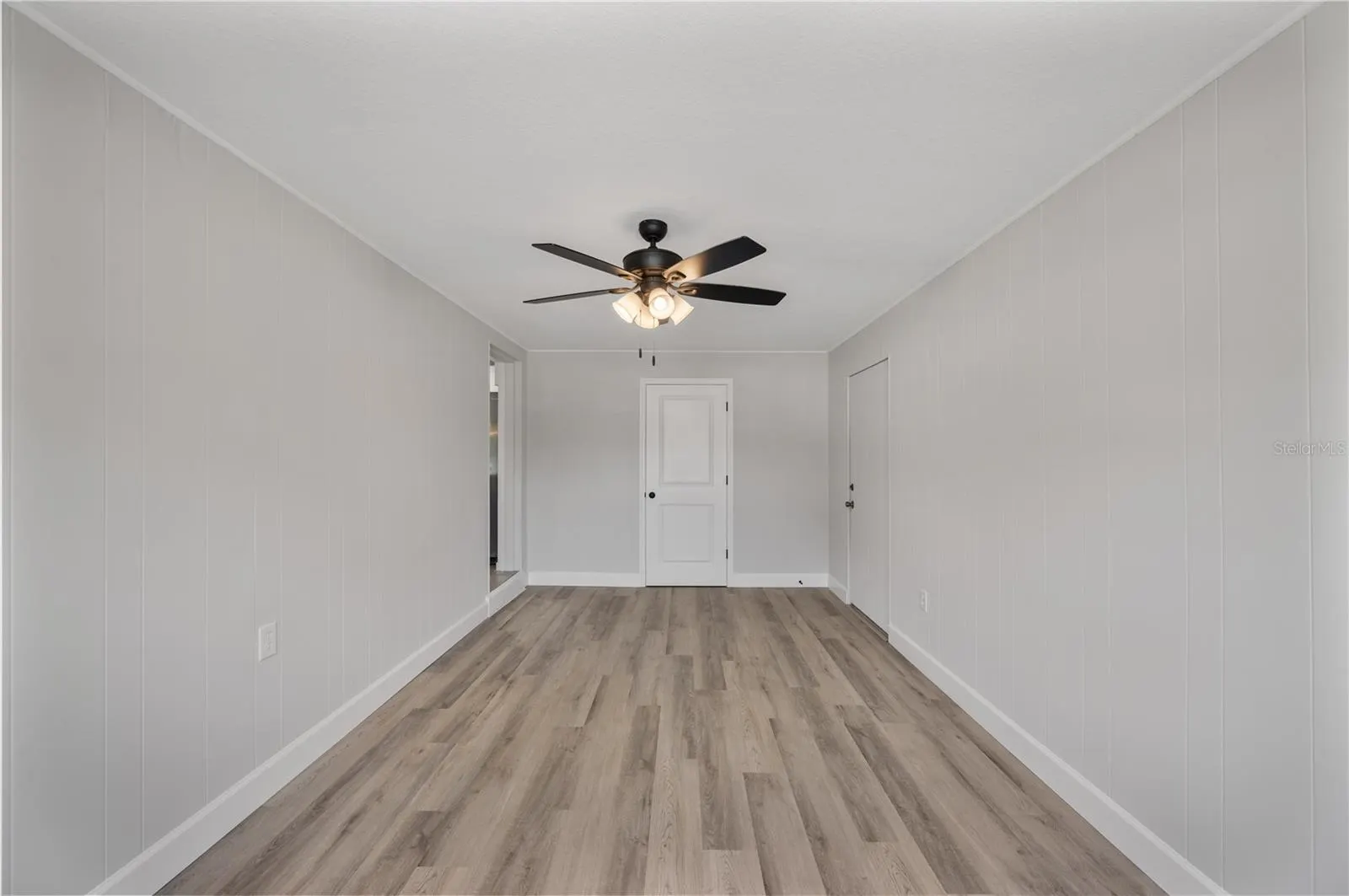 306 BASSEDENA CIR N