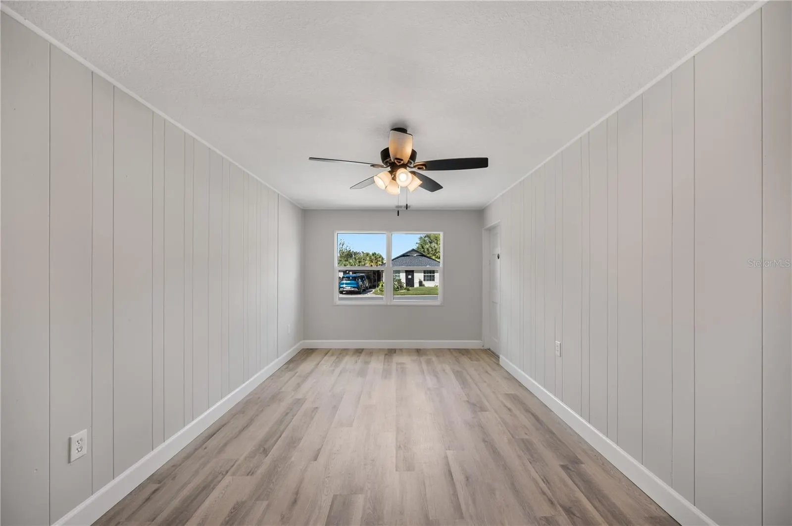 306 BASSEDENA CIR N
