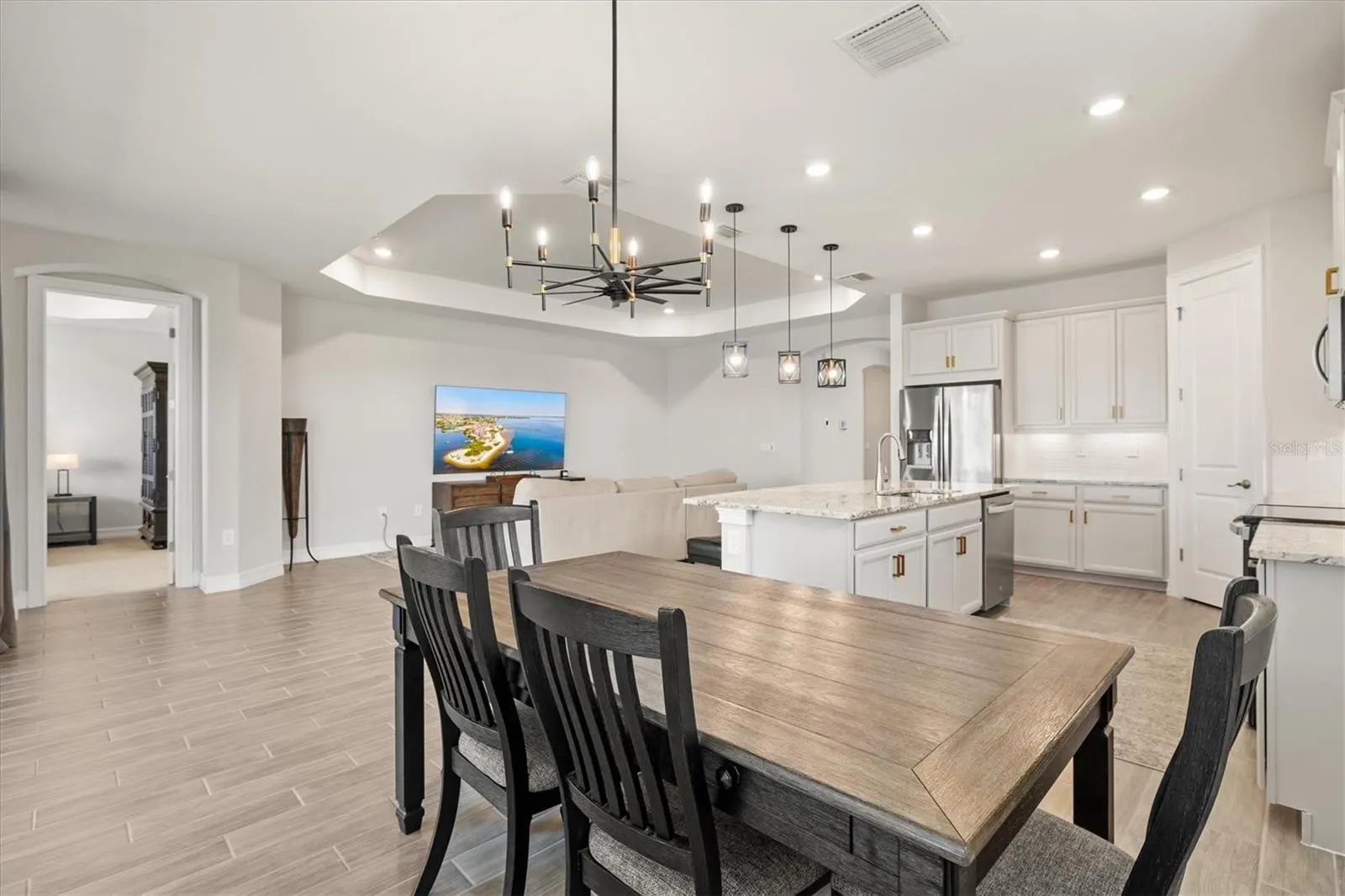 1606 CEDAR VALLEY DR