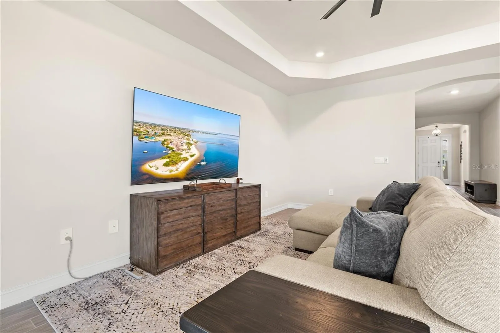 1606 CEDAR VALLEY DR