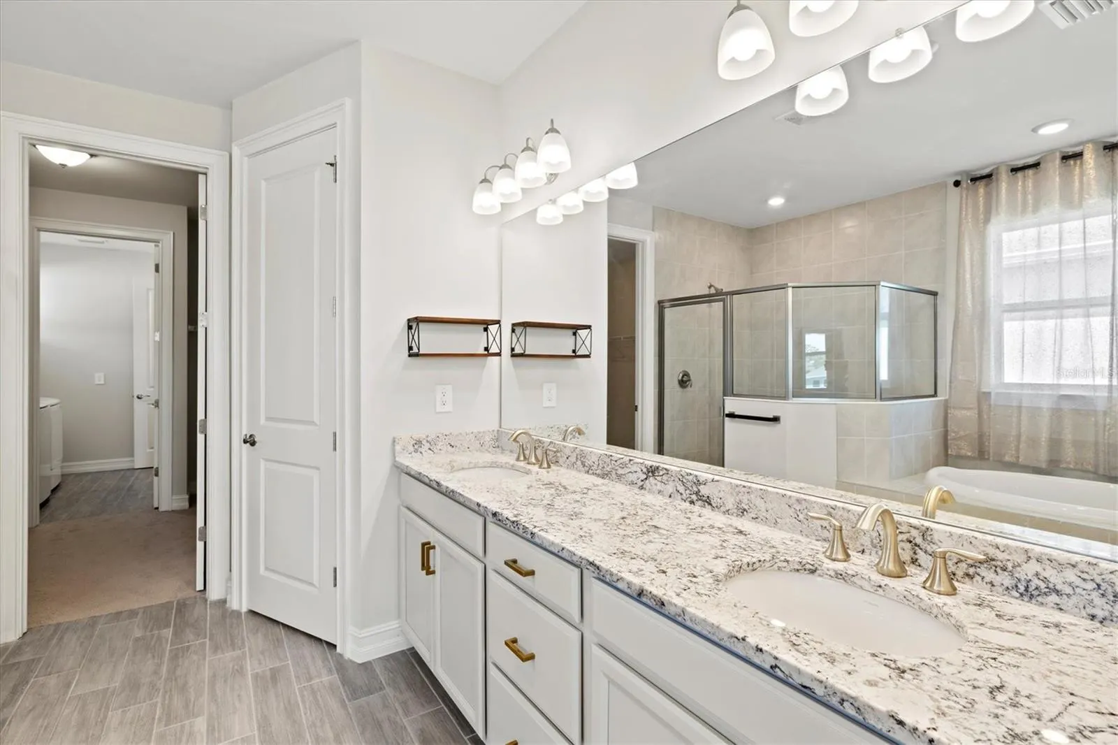 1606 CEDAR VALLEY DR