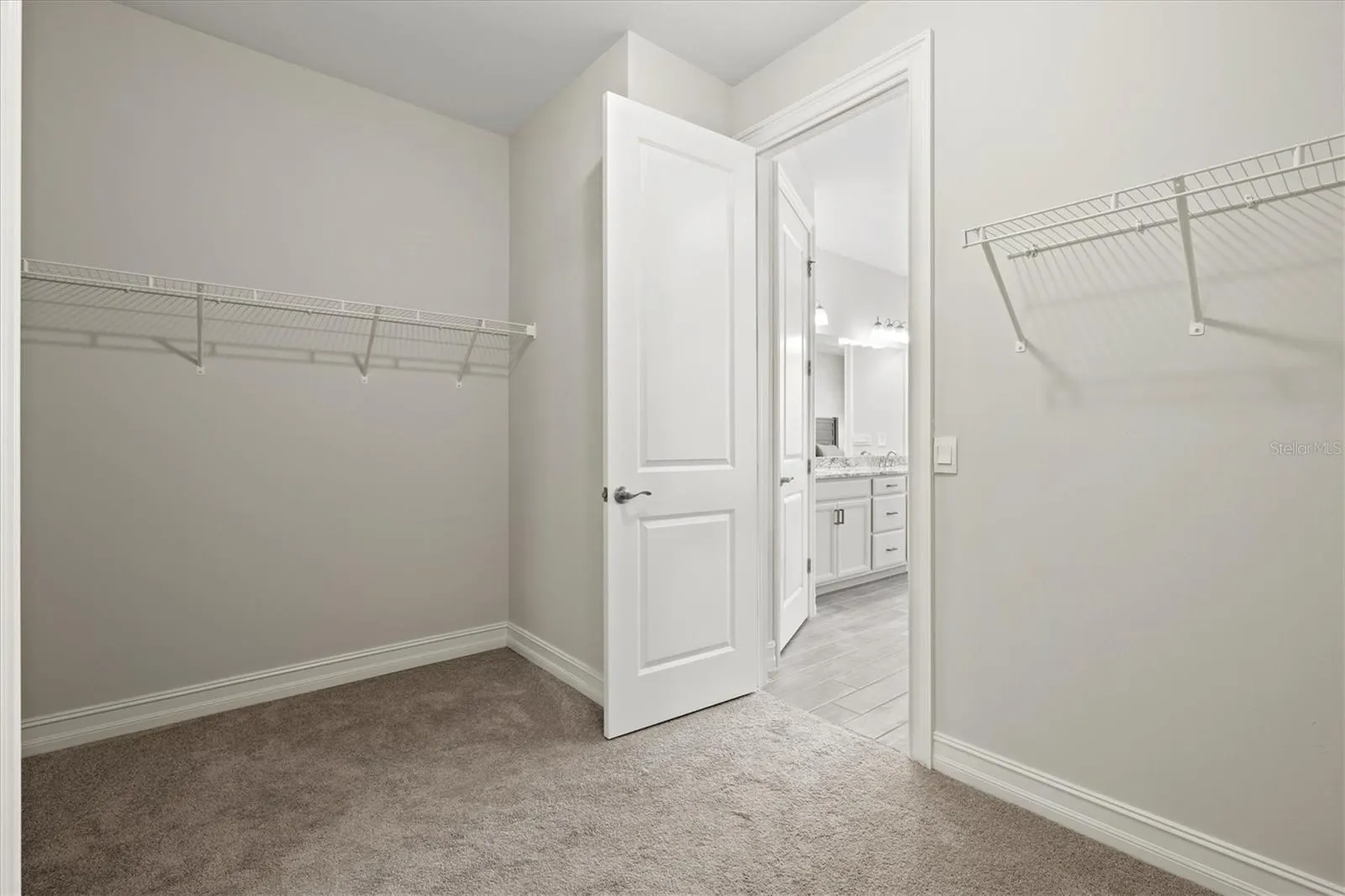 1606 CEDAR VALLEY DR