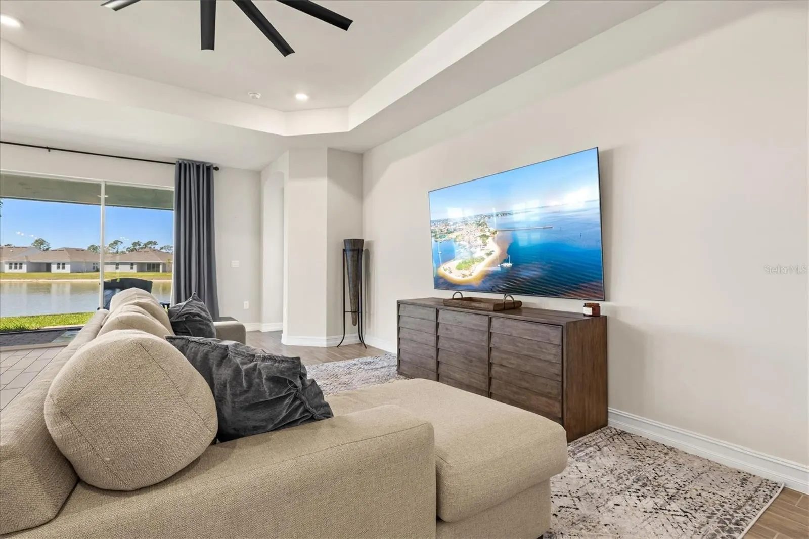 1606 CEDAR VALLEY DR