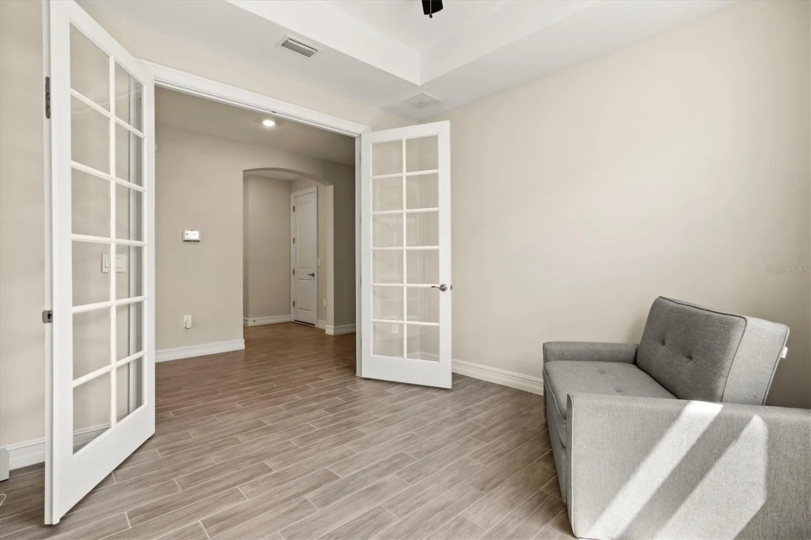 1606 CEDAR VALLEY DR
