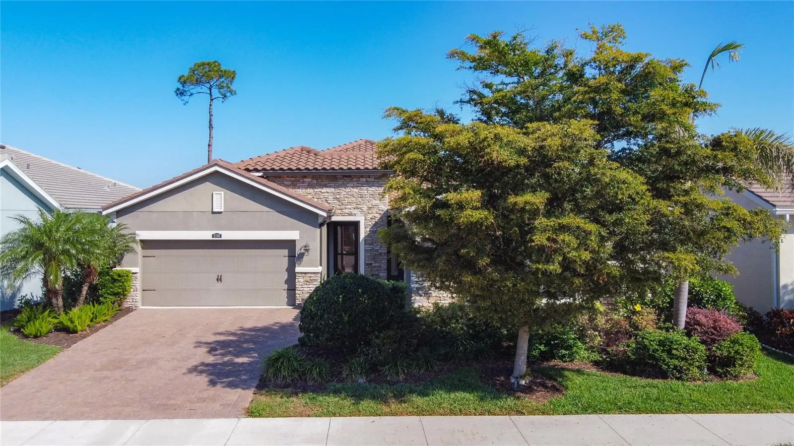 11700 TAPESTRY LN