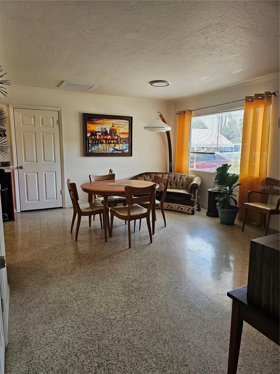 1103 LUCILLE AVE