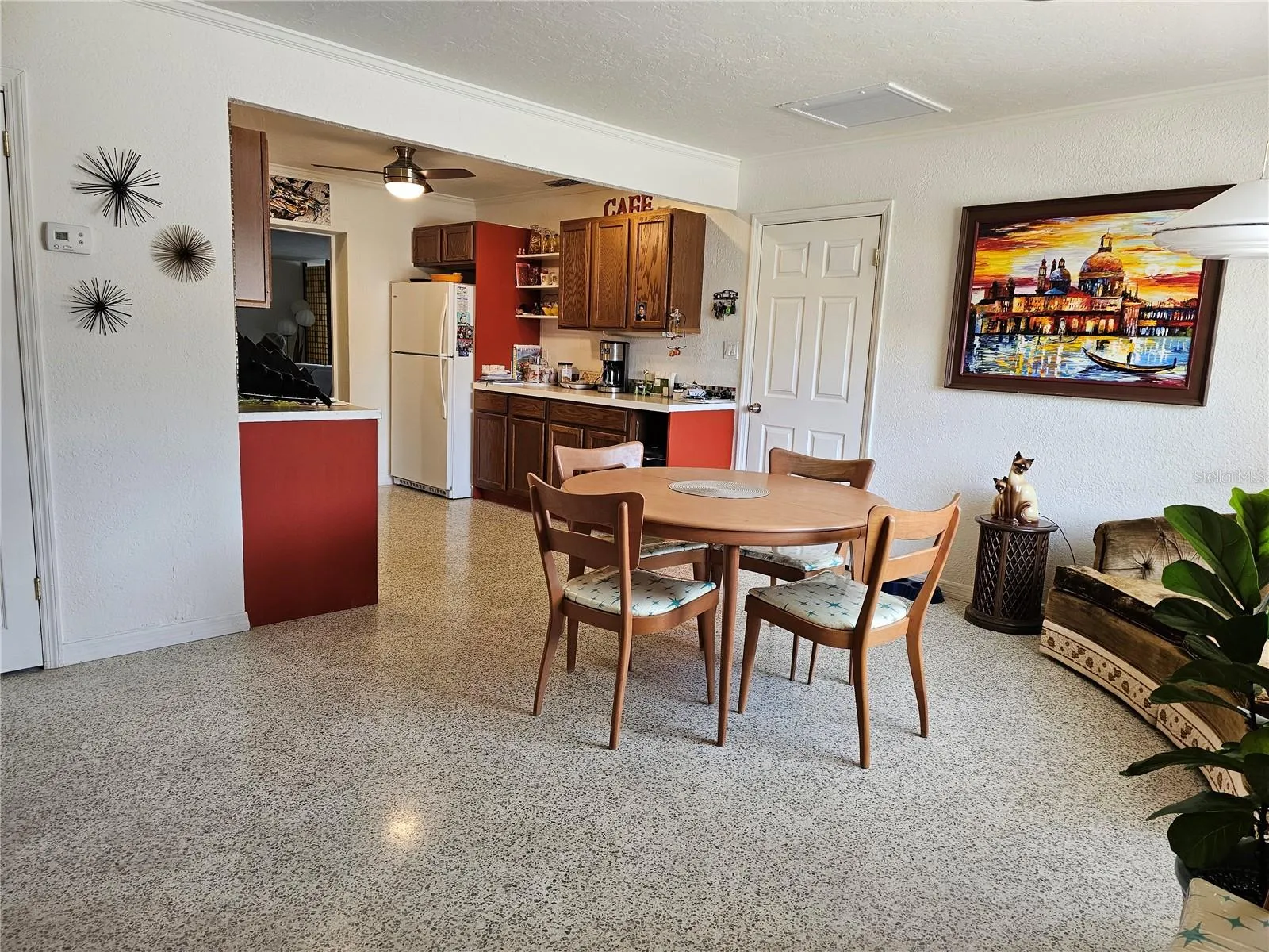 1103 LUCILLE AVE
