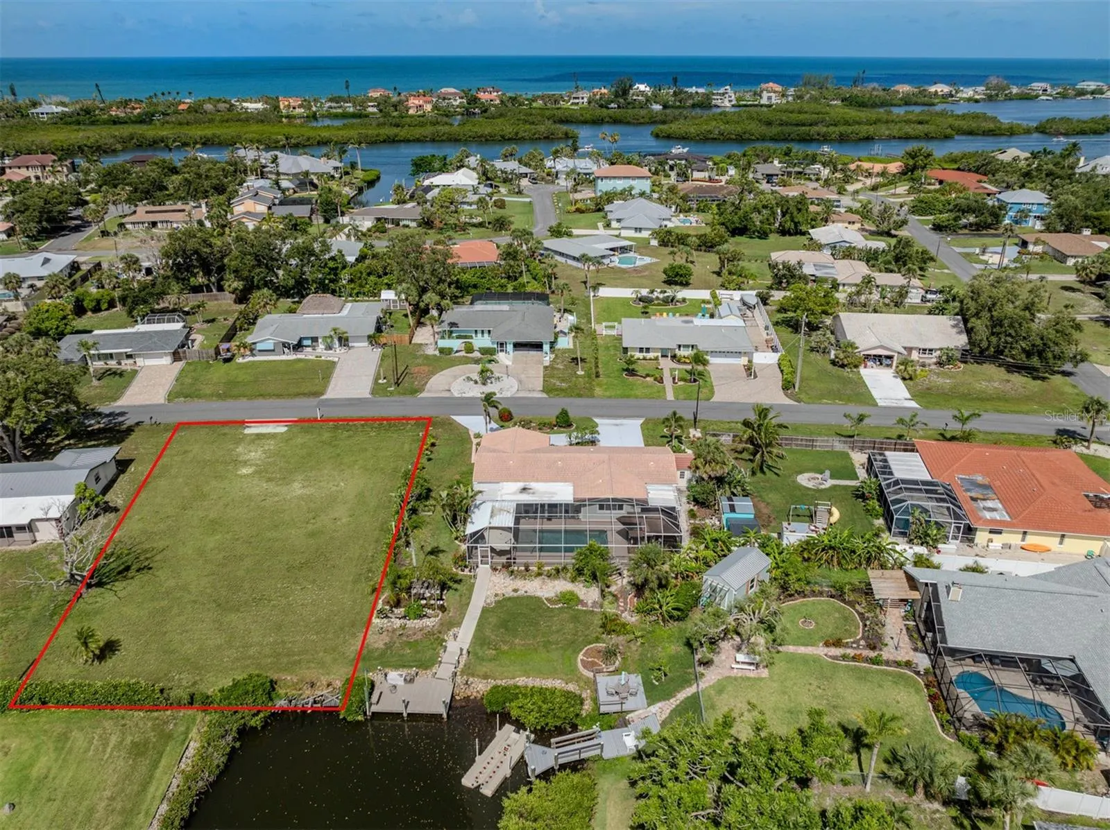 458 N SHORE DR