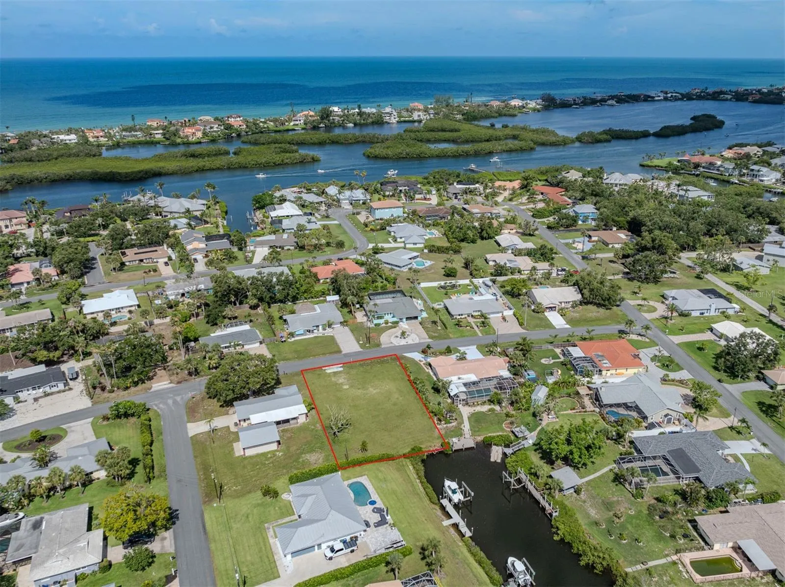 458 N SHORE DR