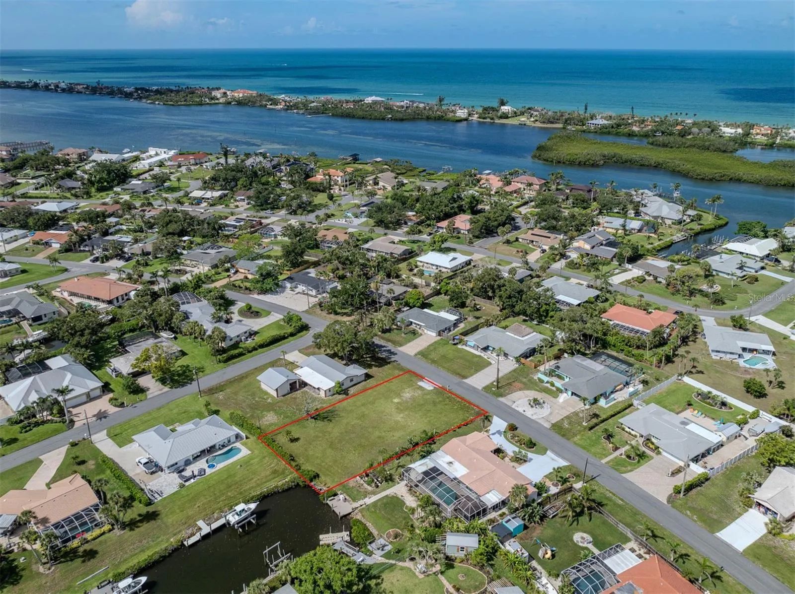 458 N SHORE DR