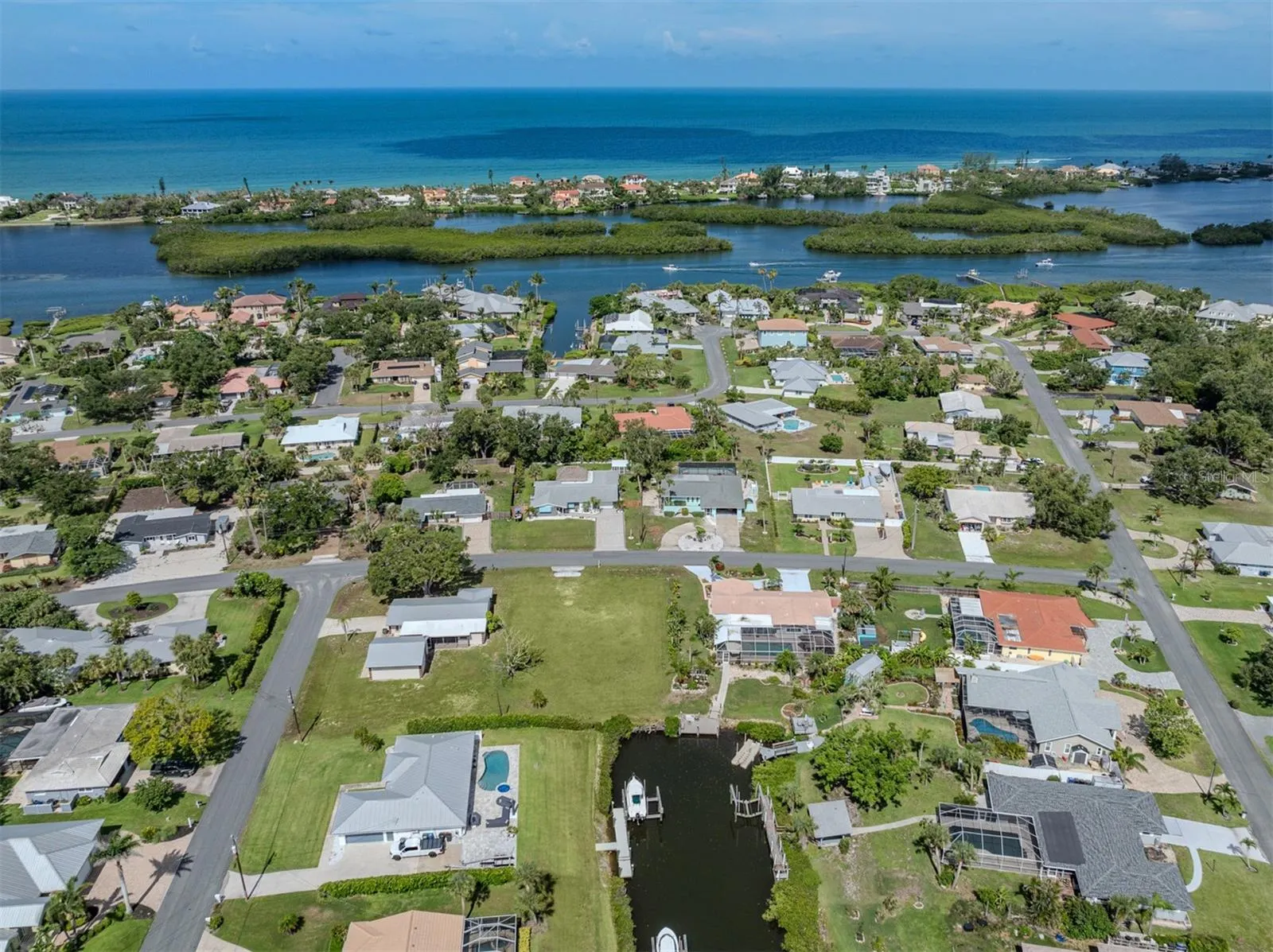 458 N SHORE DR