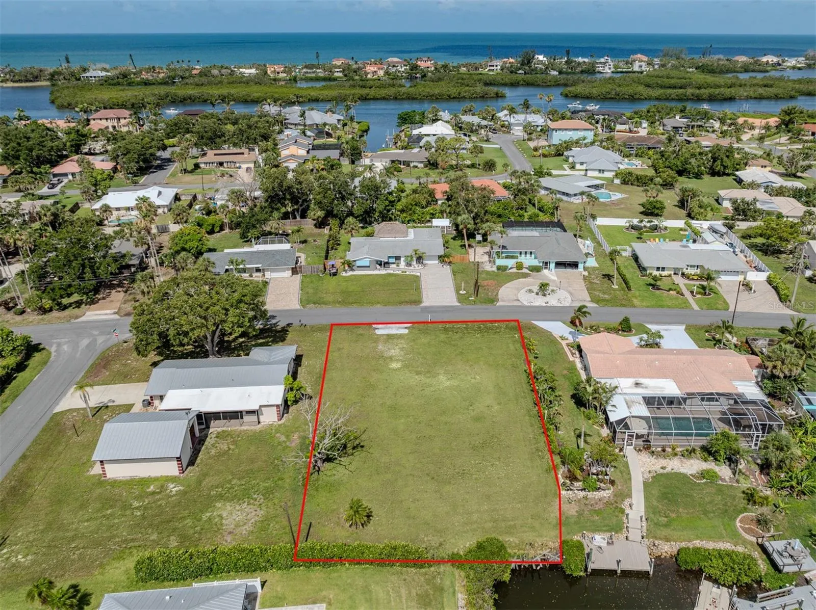 458 N SHORE DR