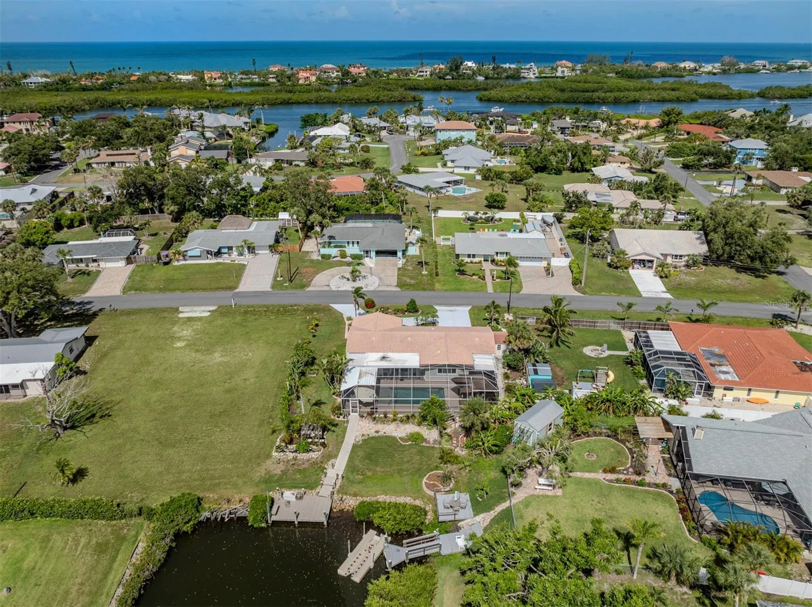 458 N SHORE DR