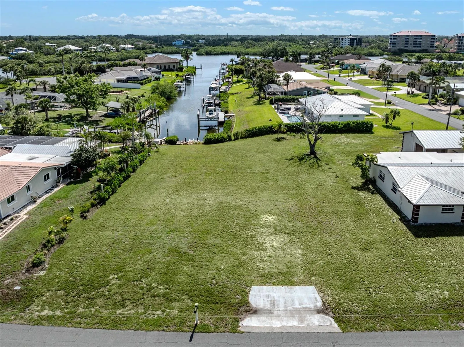458 N SHORE DR
