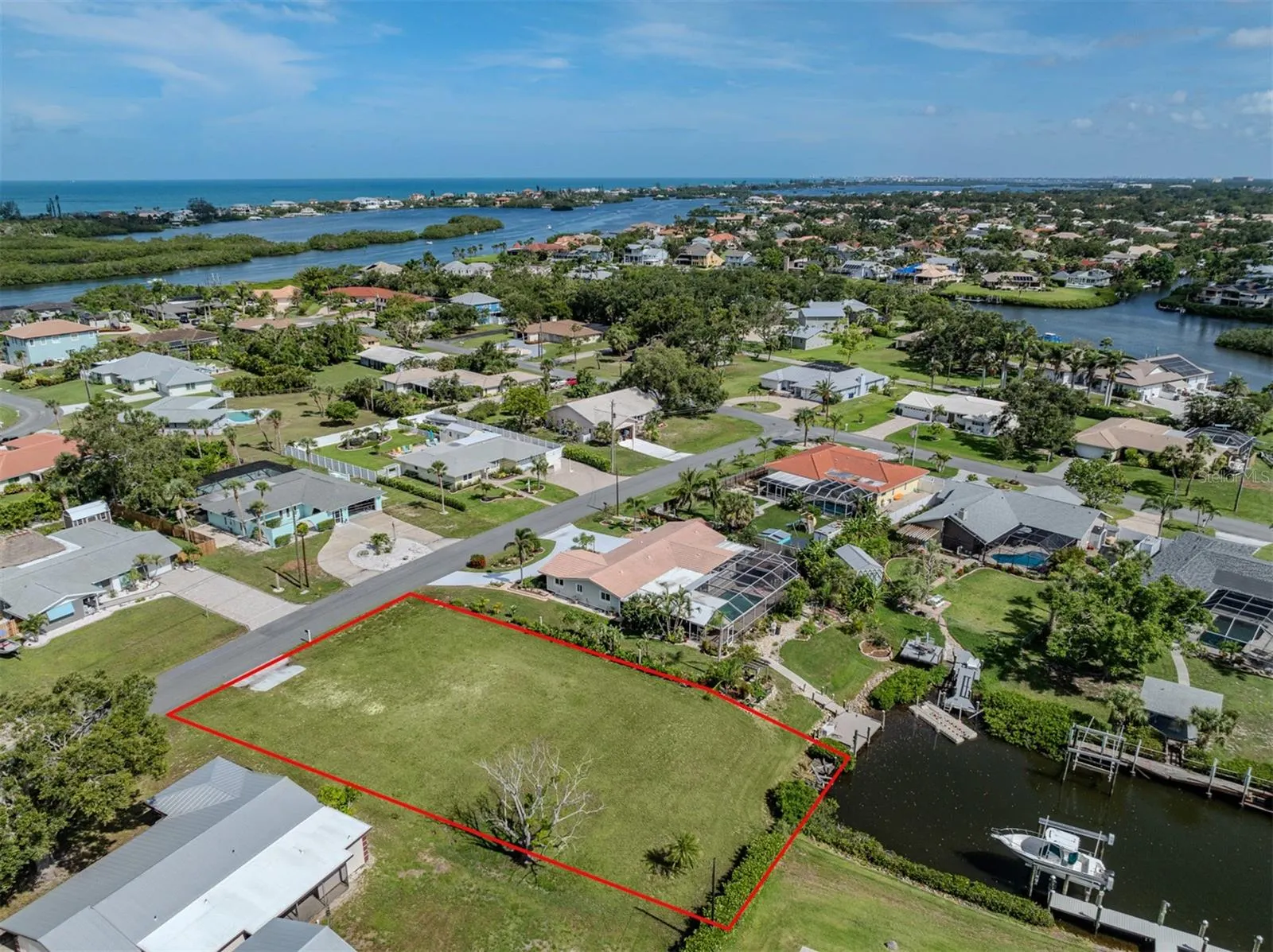 458 N SHORE DR