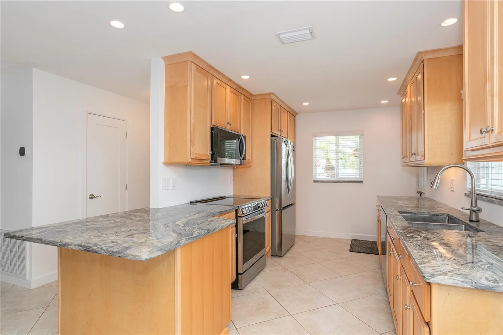 214 FAIR WINDS DR #214, #214