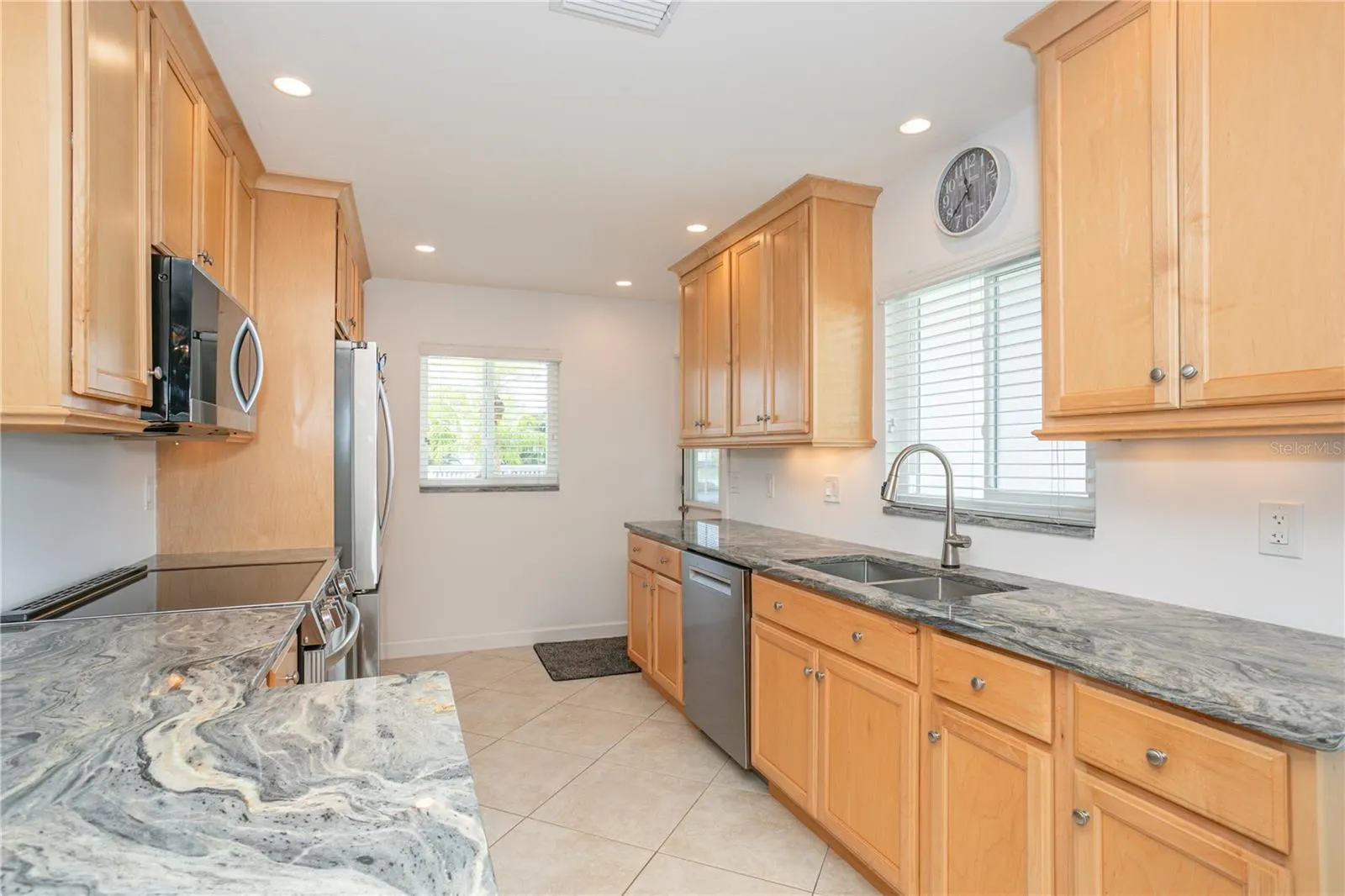 214 FAIR WINDS DR #214, #214