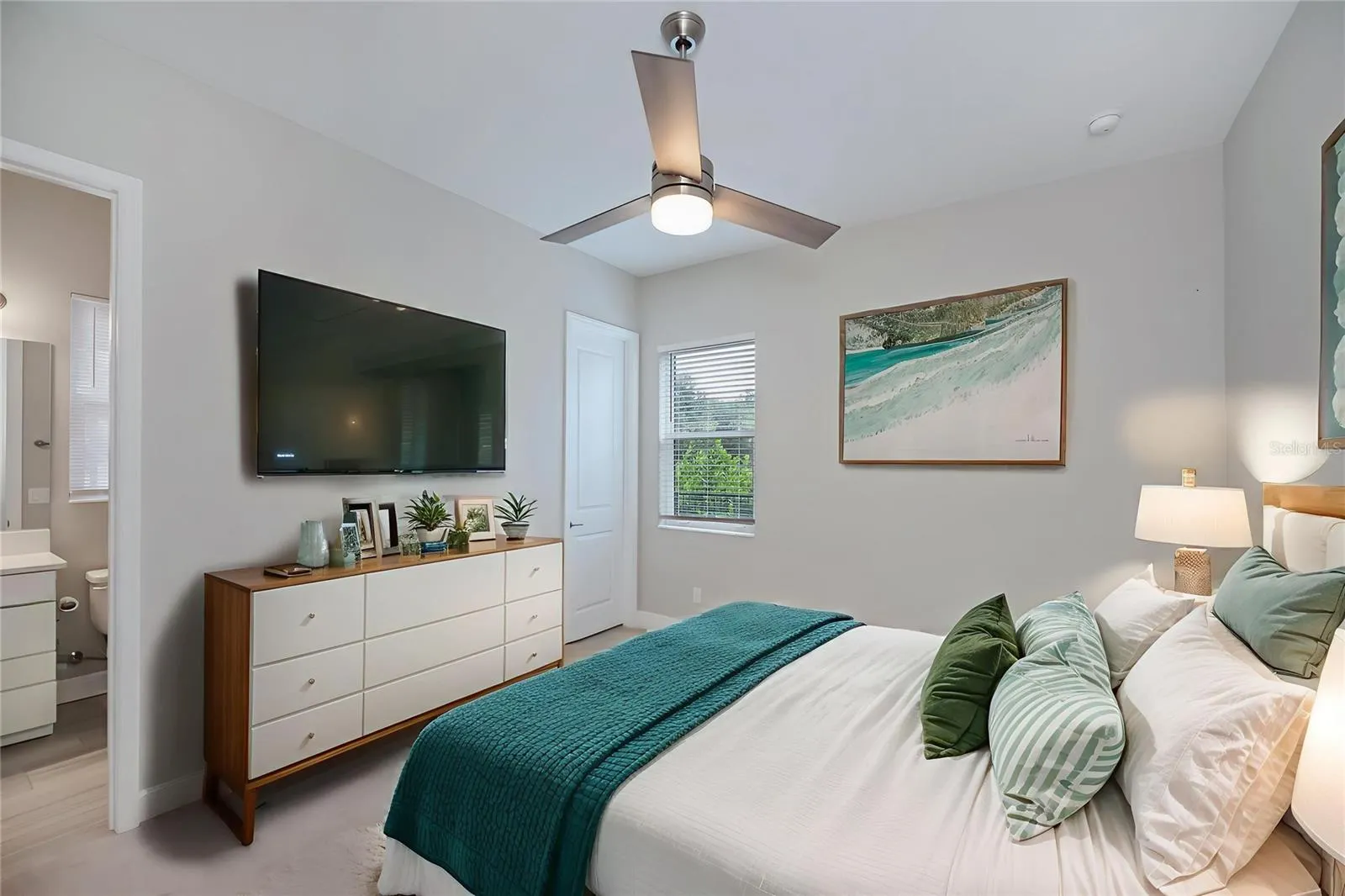 6137 LUNGO LAGO DR