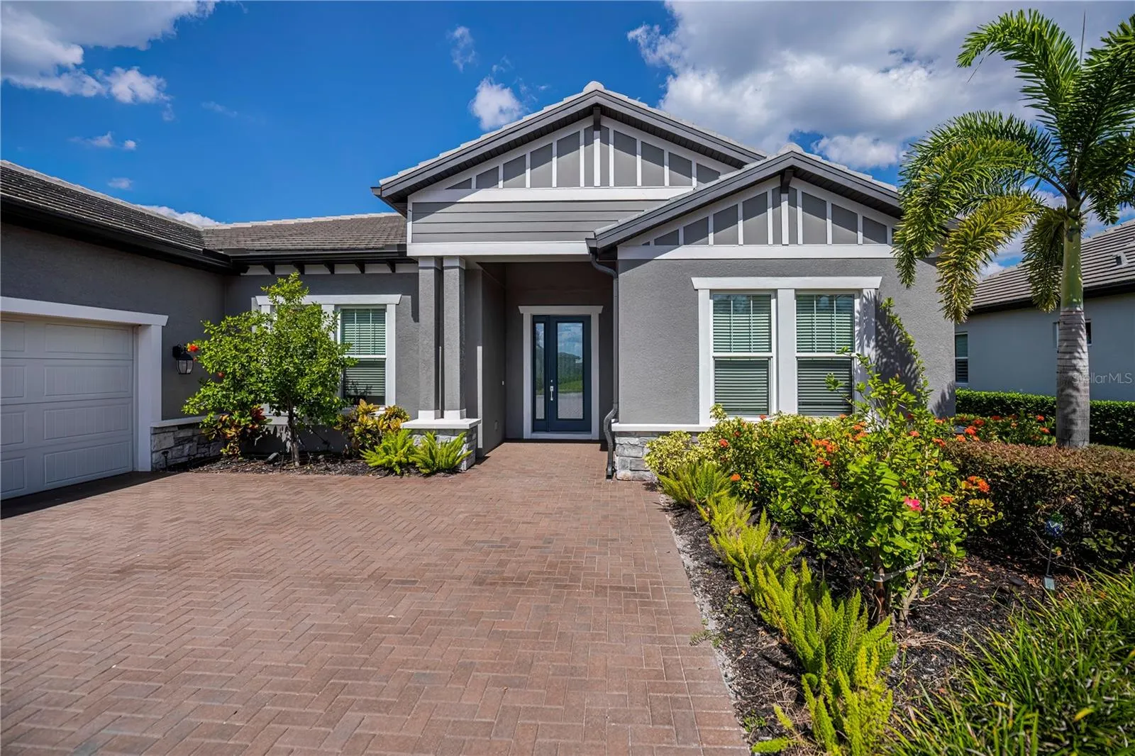 6137 LUNGO LAGO DR