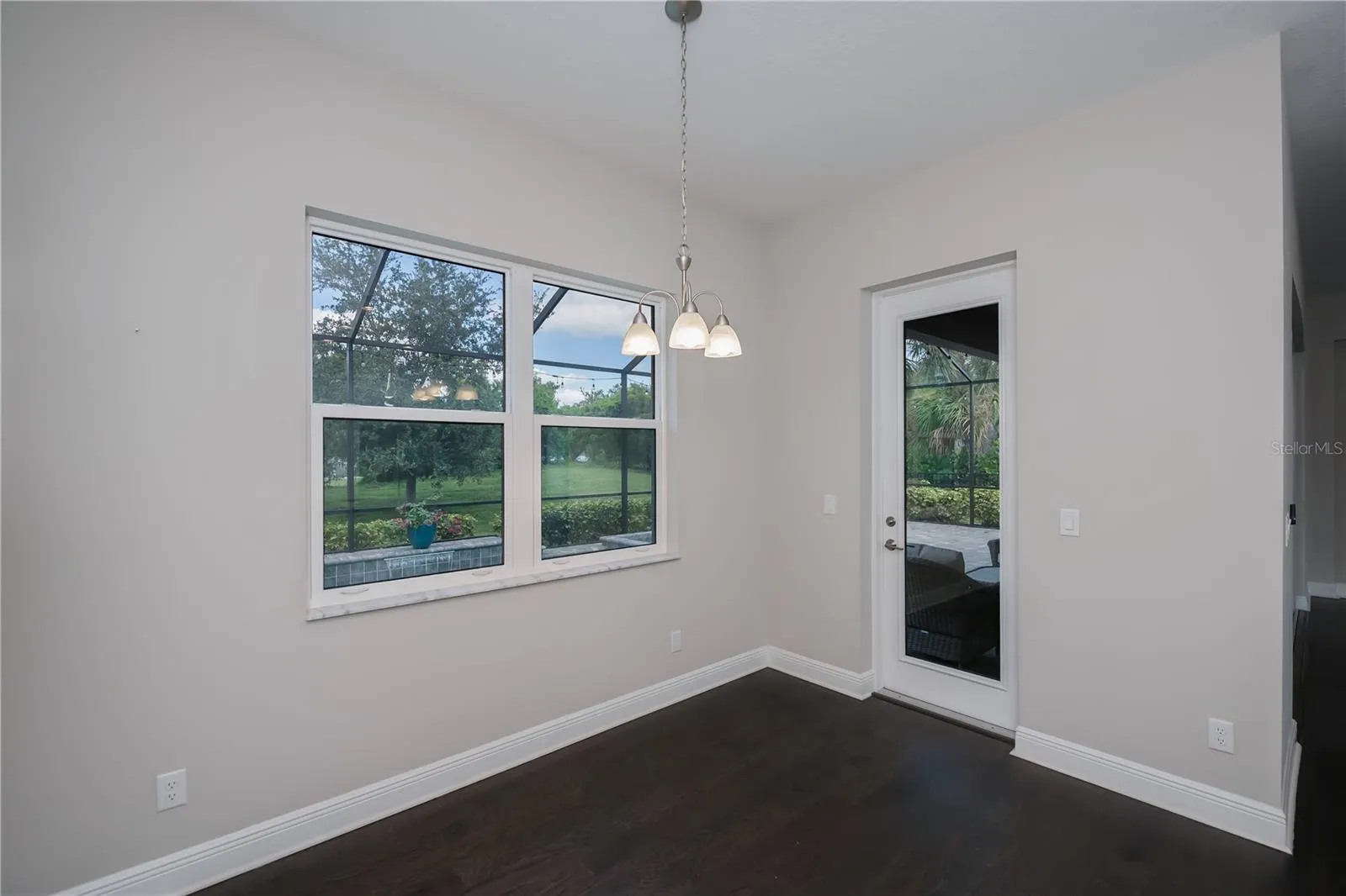 6137 LUNGO LAGO DR