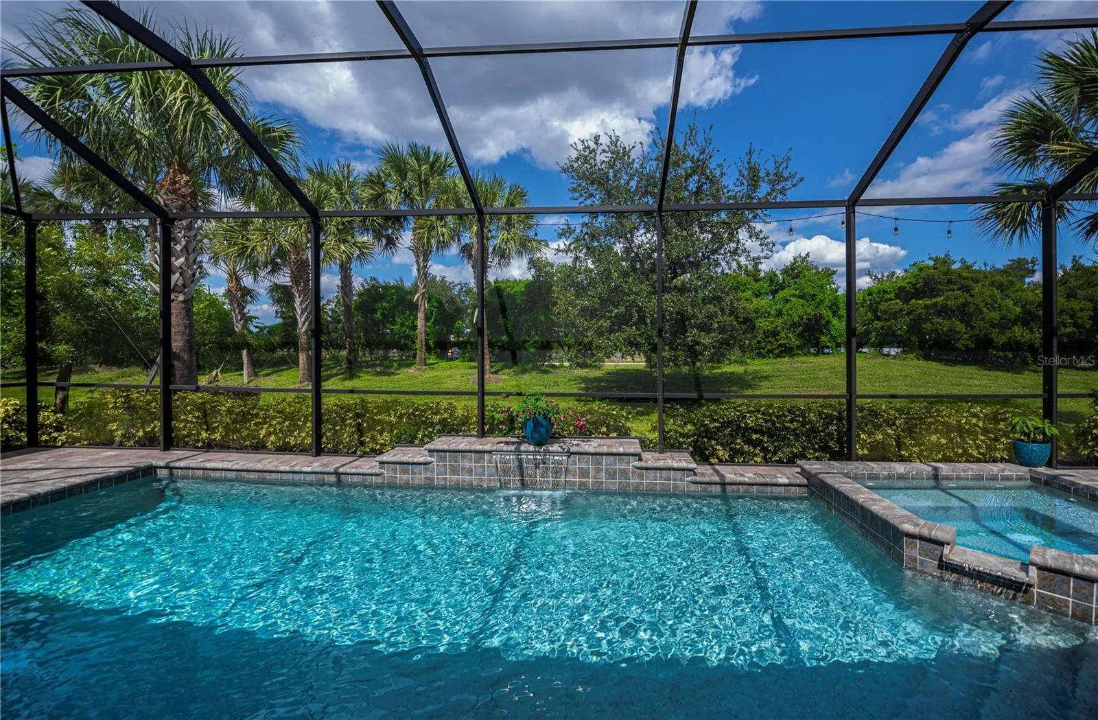 6137 LUNGO LAGO DR