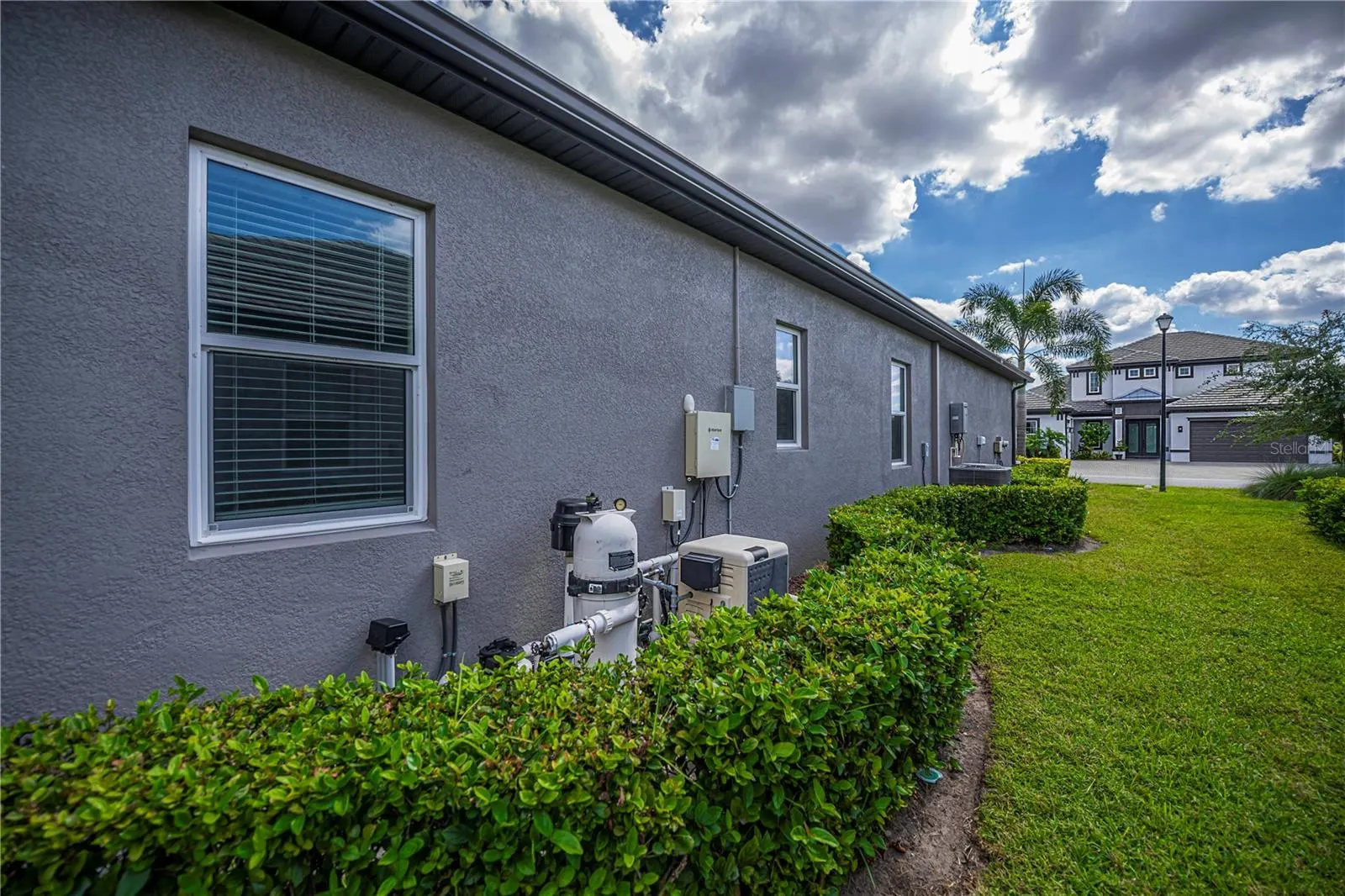 6137 LUNGO LAGO DR