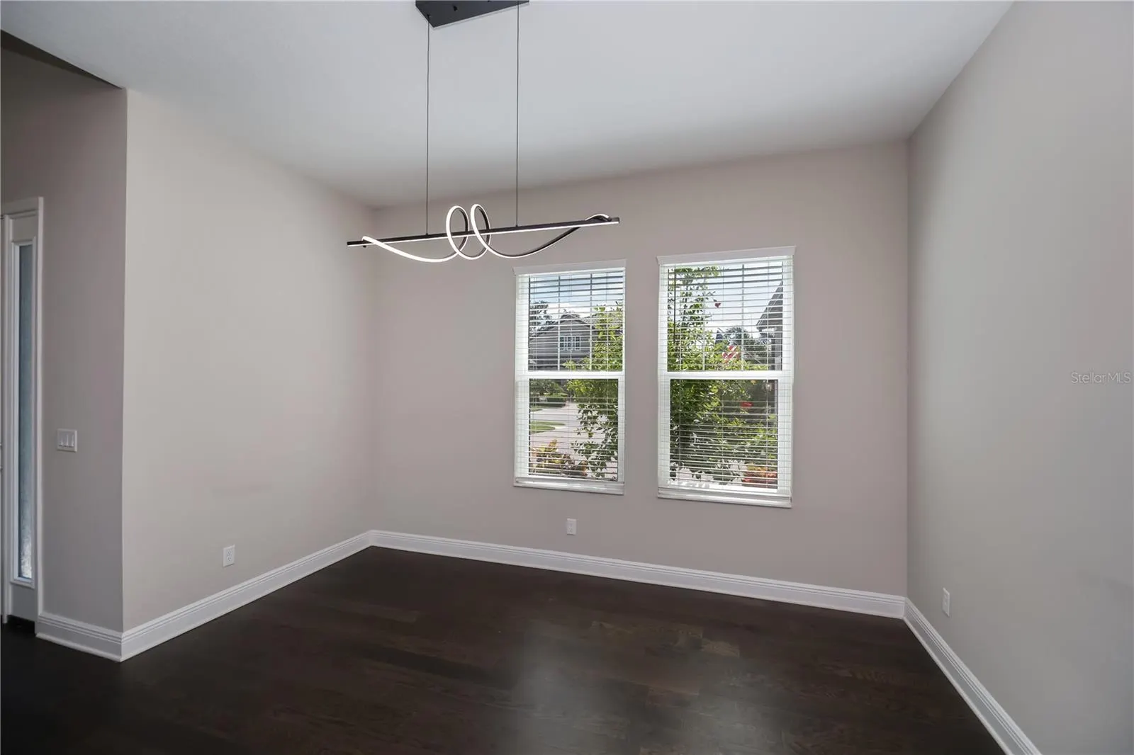 6137 LUNGO LAGO DR