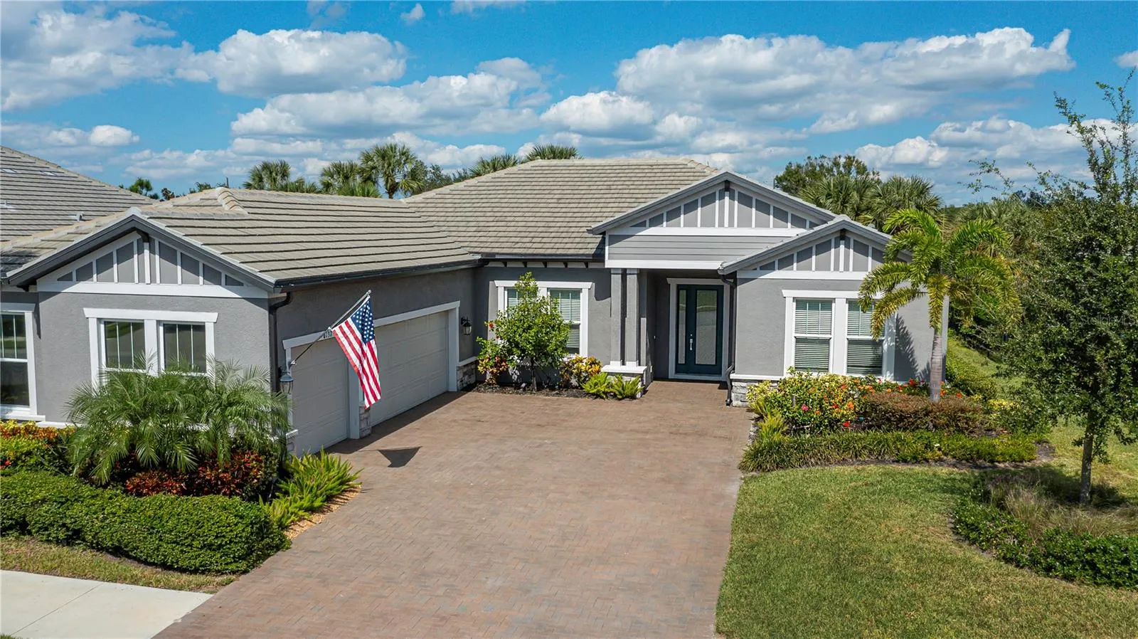 6137 LUNGO LAGO DR