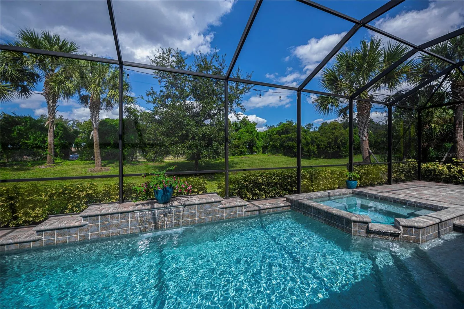 6137 LUNGO LAGO DR