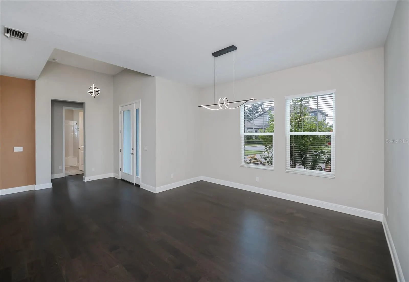 6137 LUNGO LAGO DR