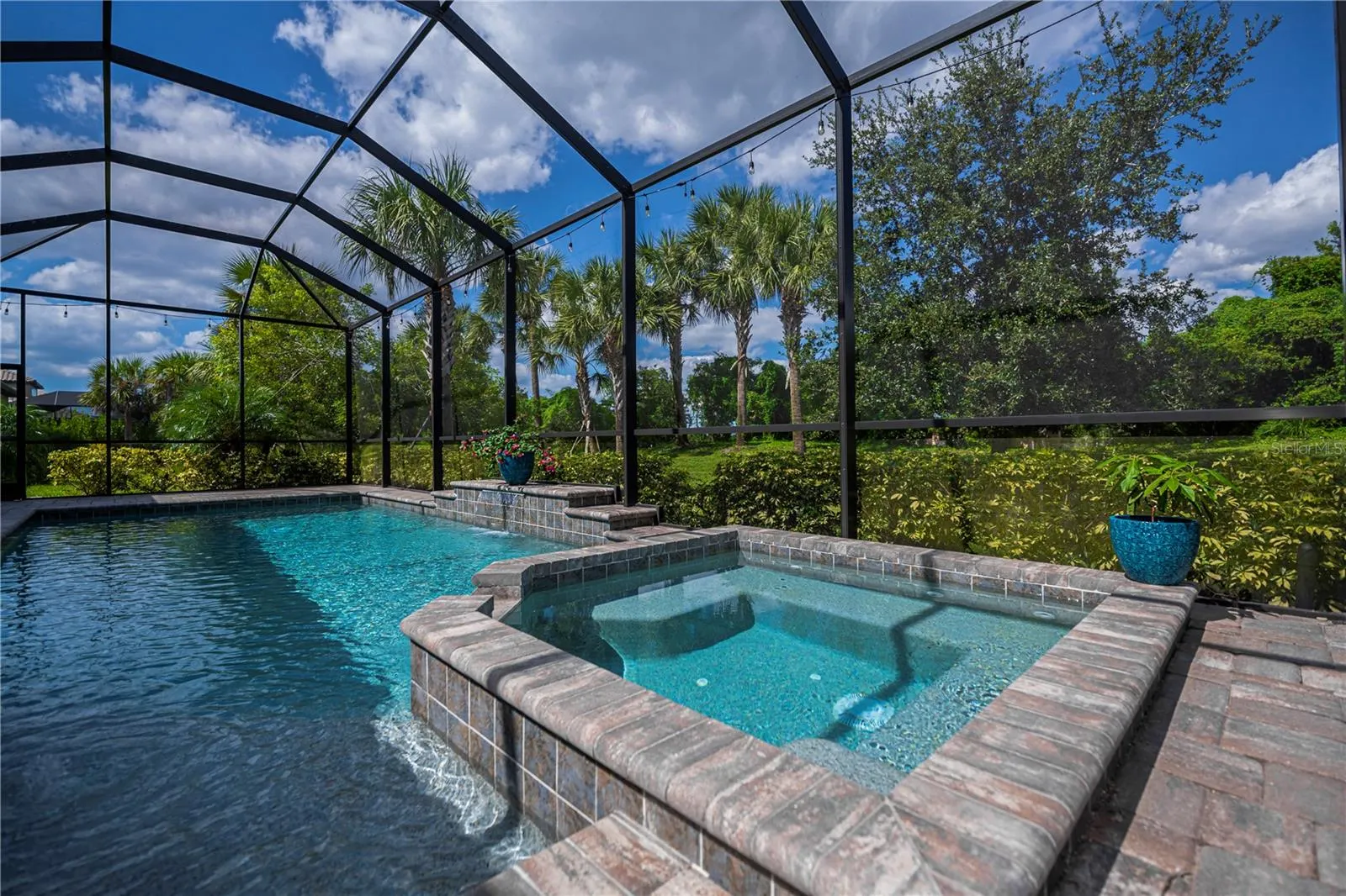 6137 LUNGO LAGO DR