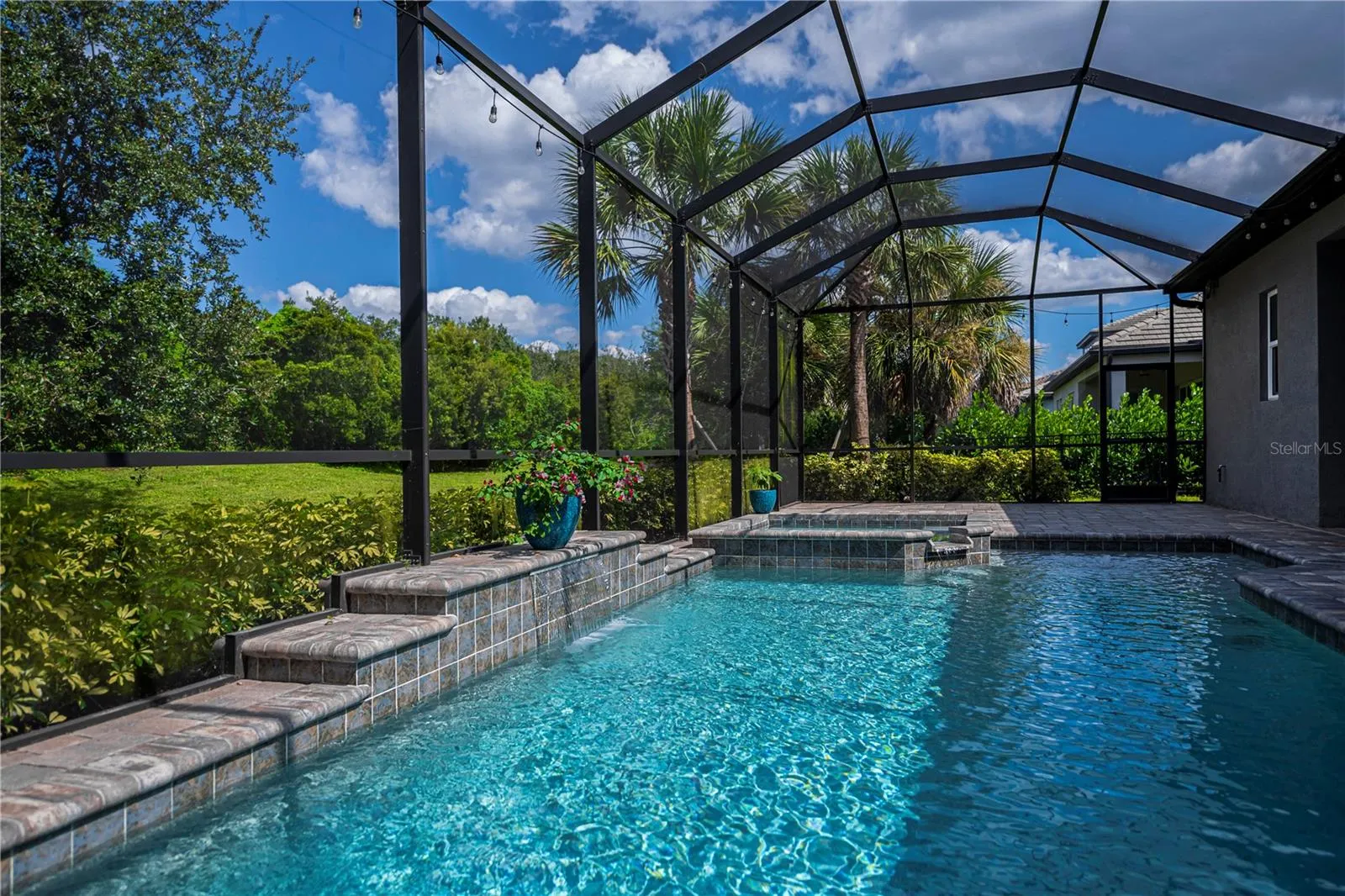 6137 LUNGO LAGO DR