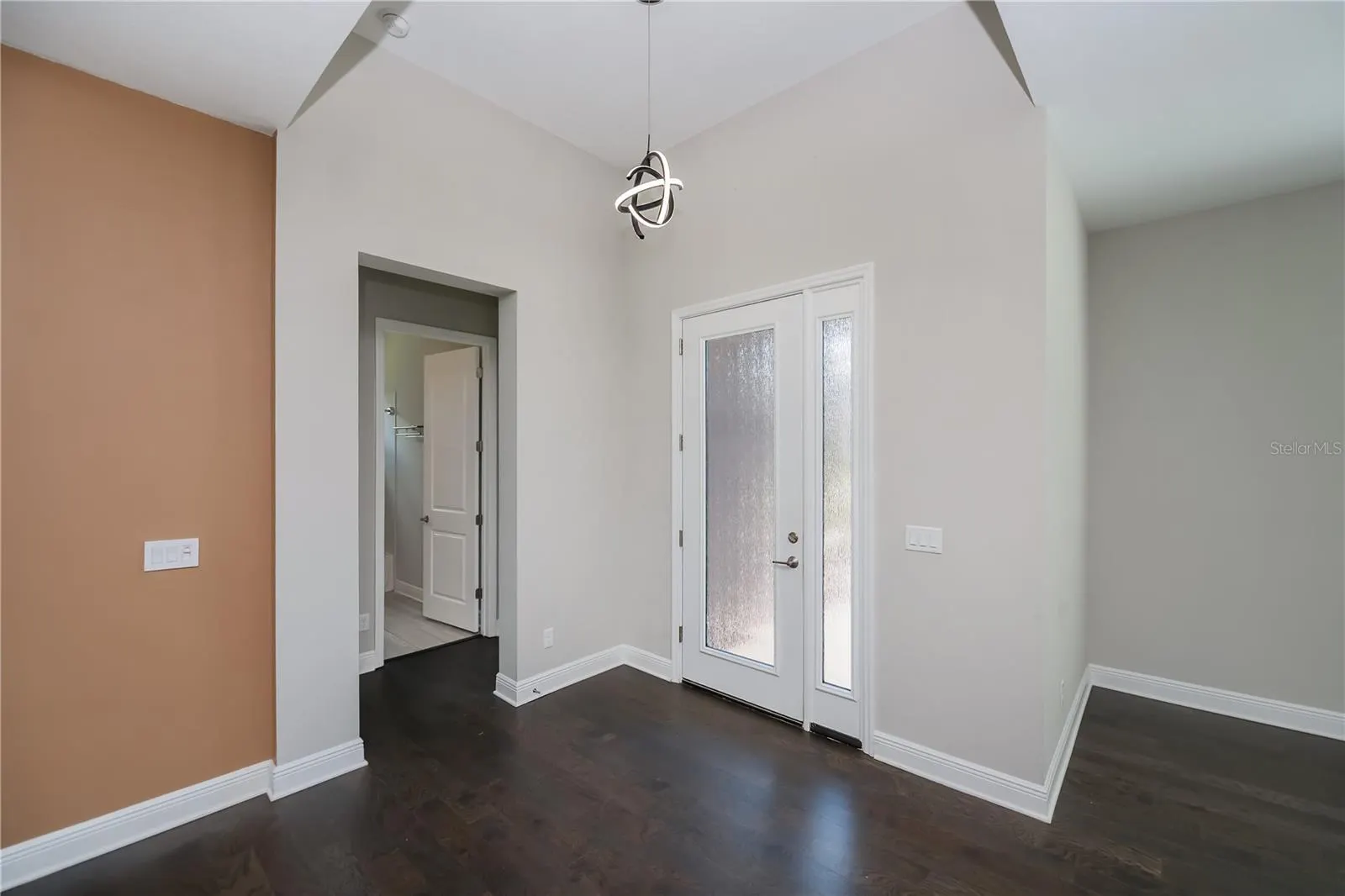 6137 LUNGO LAGO DR