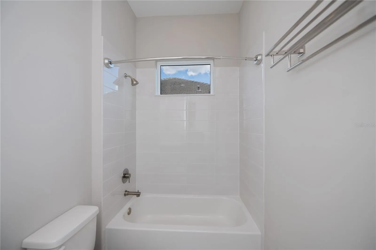 6137 LUNGO LAGO DR