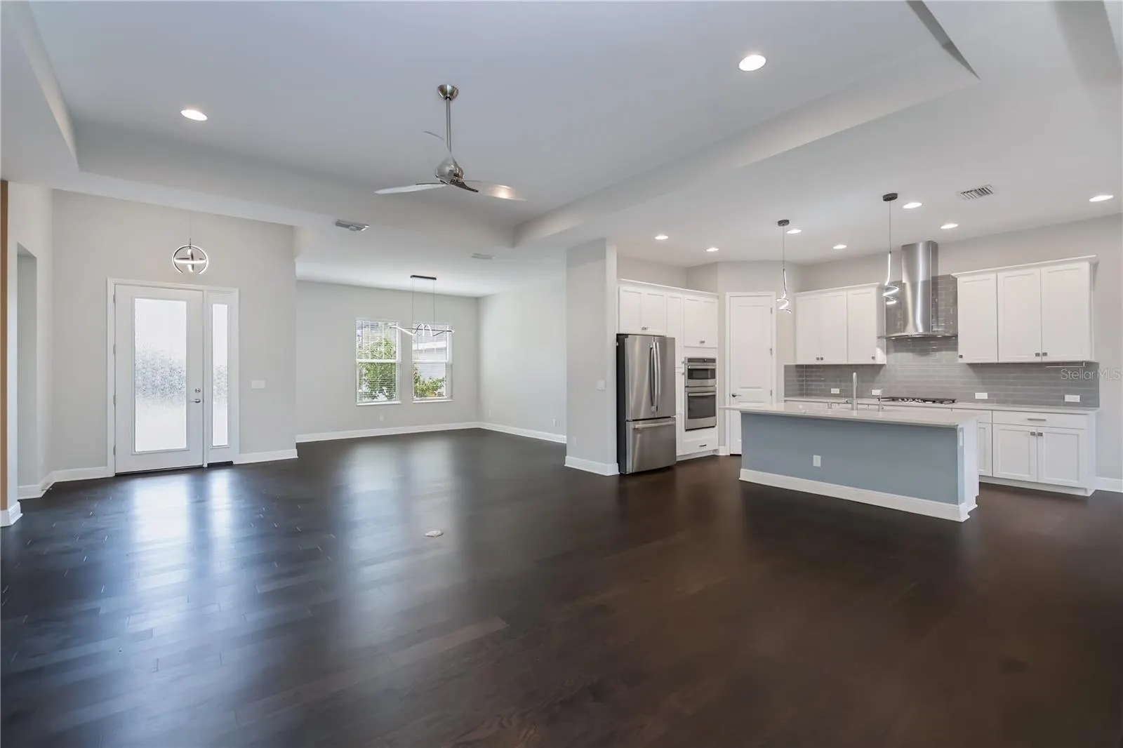 6137 LUNGO LAGO DR