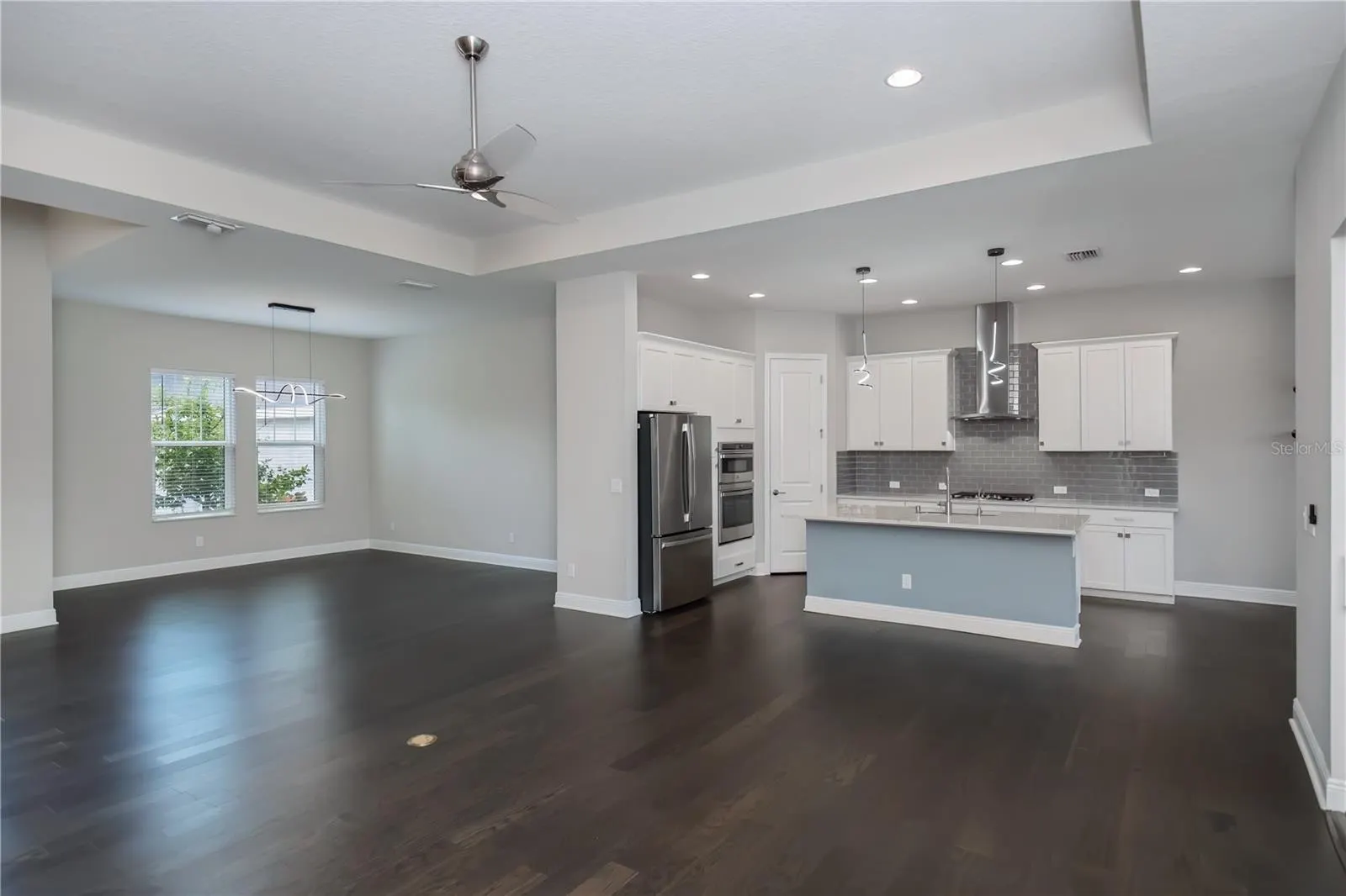 6137 LUNGO LAGO DR