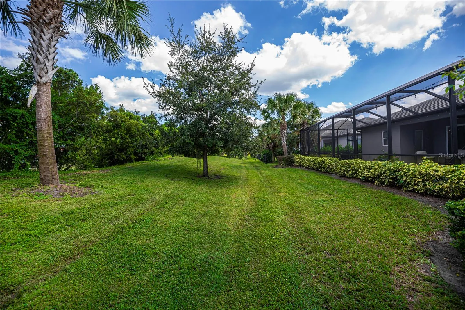 6137 LUNGO LAGO DR